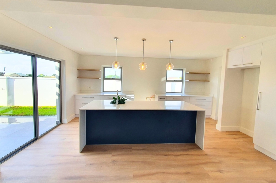 4 Bedroom Property for Sale in Vierlanden Western Cape
